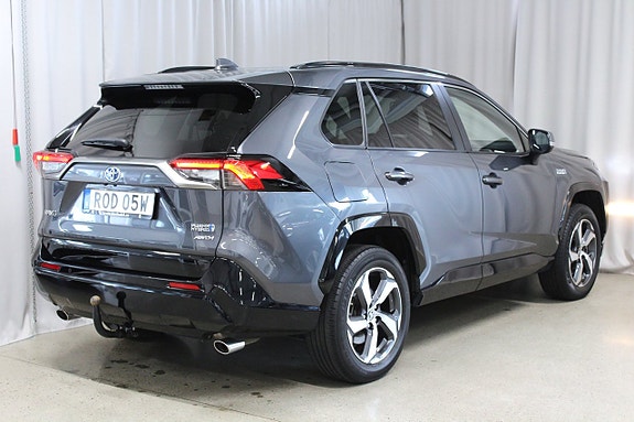 Toyota RAV4 Plug-in Hybrid 2 of 30