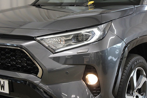 Toyota RAV4 Plug-in Hybrid 15 of 30