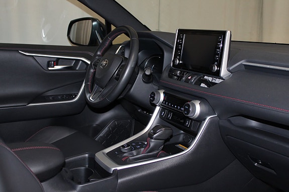 Toyota RAV4 Plug-in Hybrid 24 of 30