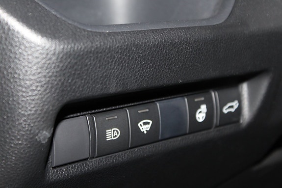 Toyota RAV4 Plug-in Hybrid 29 of 30