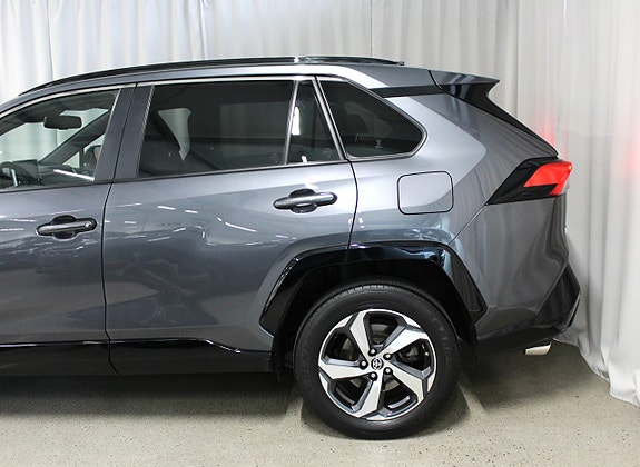 Toyota RAV4 Plug-in Hybrid 9 of 30