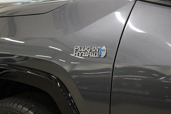 Toyota RAV4 Plug-in Hybrid 16 of 30
