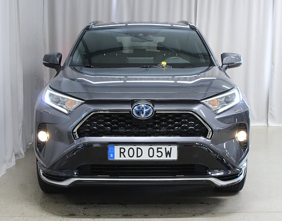 Toyota RAV4 Plug-in Hybrid 8 of 30