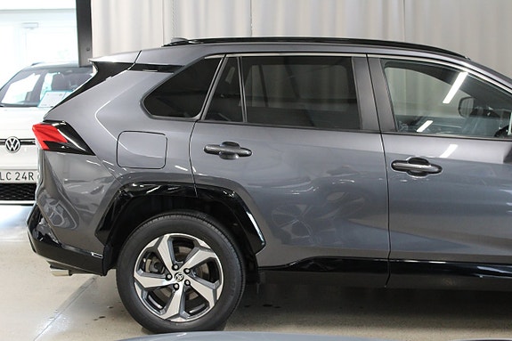 Toyota RAV4 Plug-in Hybrid 7 of 30