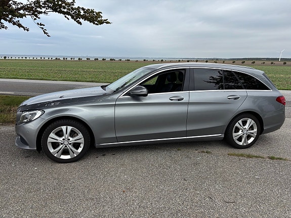 Mercedes-Benz C220 d 3 of 13