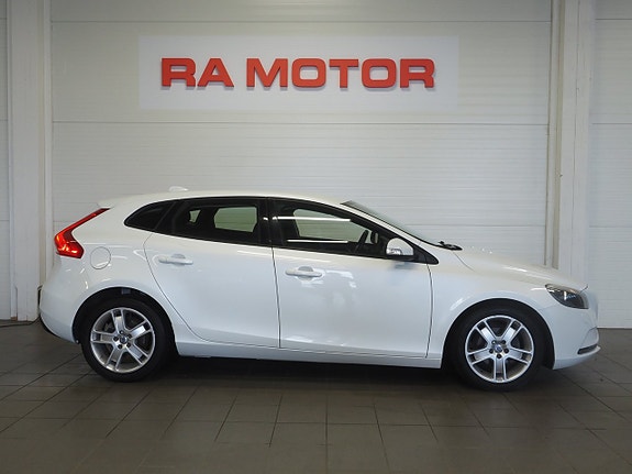 Volvo V40 4 of 24