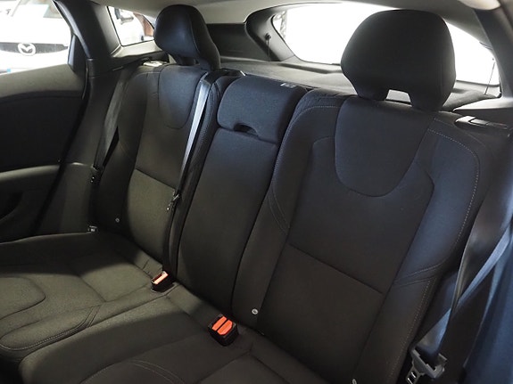 Volvo V40 17 of 24