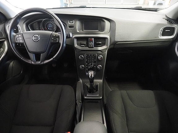 Volvo V40 13 of 24