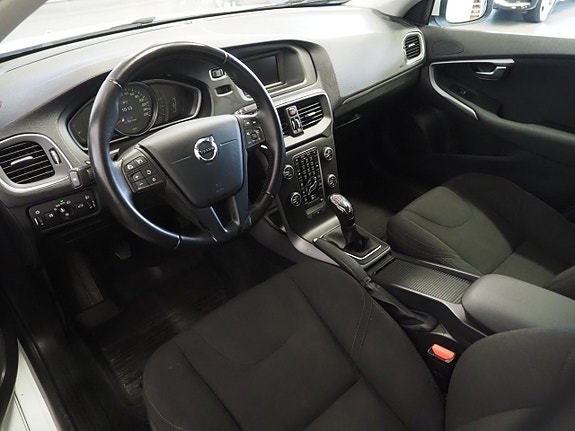 Volvo V40 15 of 24