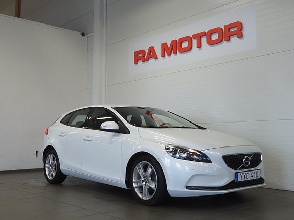 Volvo V40 3 of 24