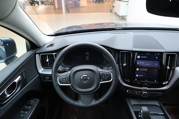 Volvo XC60 6 of 12