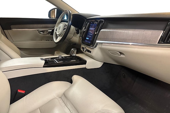 Volvo V90 10 of 13