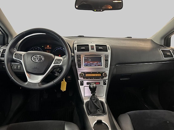 Toyota Avensis 9 of 16