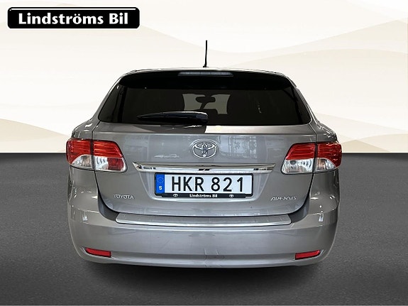 Toyota Avensis 5 of 16