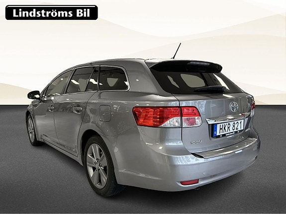 Toyota Avensis 3 of 16