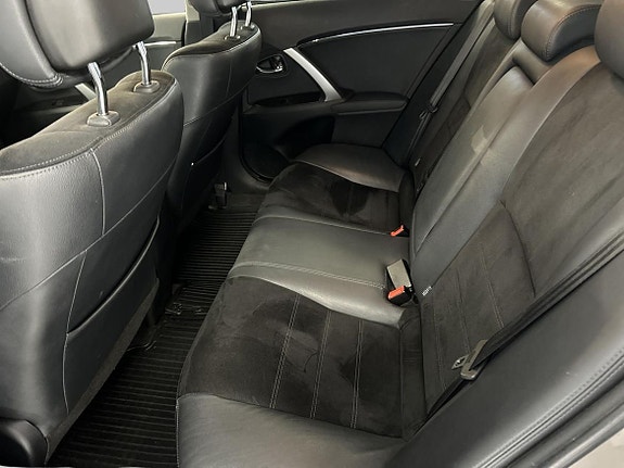 Toyota Avensis 8 of 16