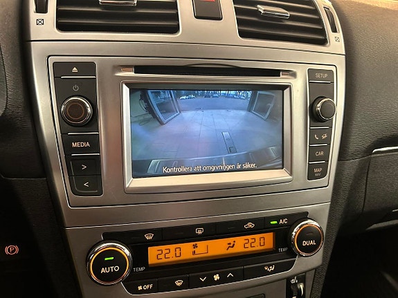 Toyota Avensis 14 of 16