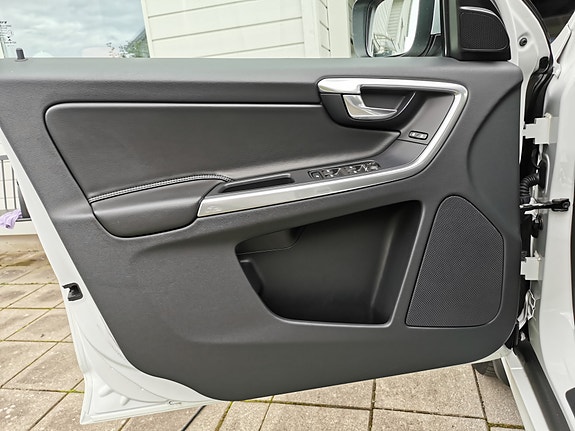 Volvo XC60 10 of 13