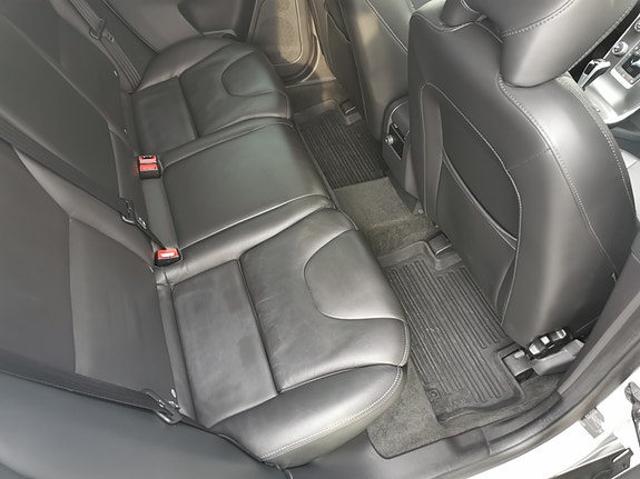 Volvo XC60 8 of 13
