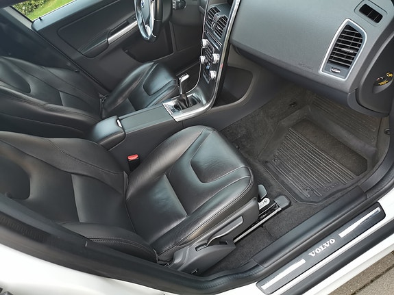 Volvo XC60 6 of 13