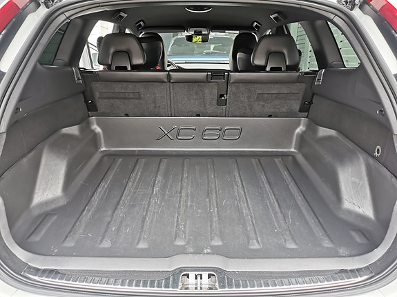 Volvo XC60 13 of 13