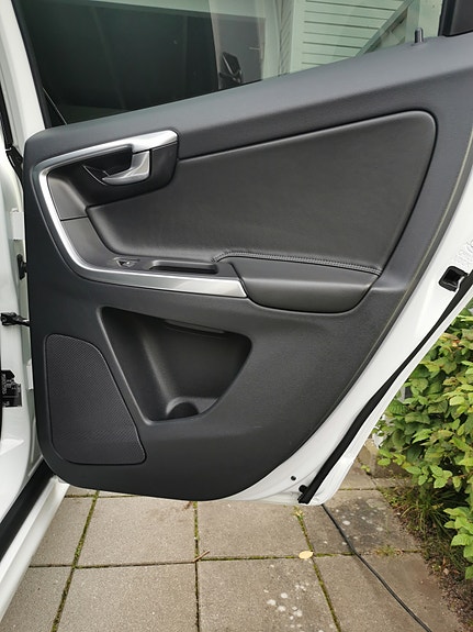 Volvo XC60 11 of 13