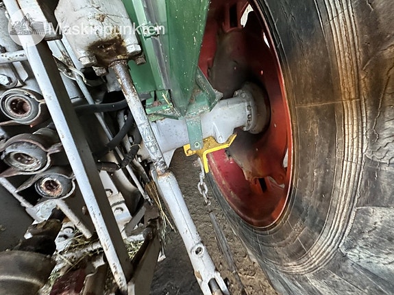 Deutz 6006 med lastare 27 of 27