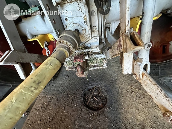 Deutz 6006 med lastare 24 of 27