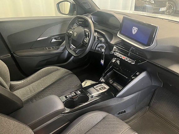 Peugeot 2008 7 of 9