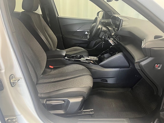 Peugeot 2008 6 of 9