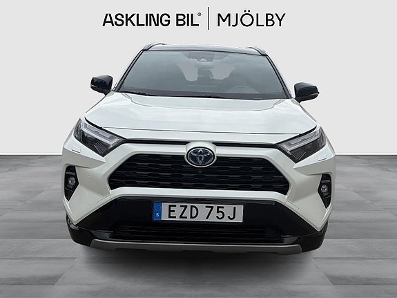 Toyota RAV4 6 of 19