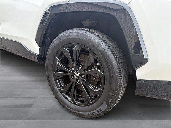 Toyota RAV4 13 of 19