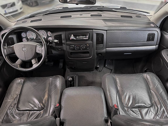 Dodge RAM 1500 2 of 30