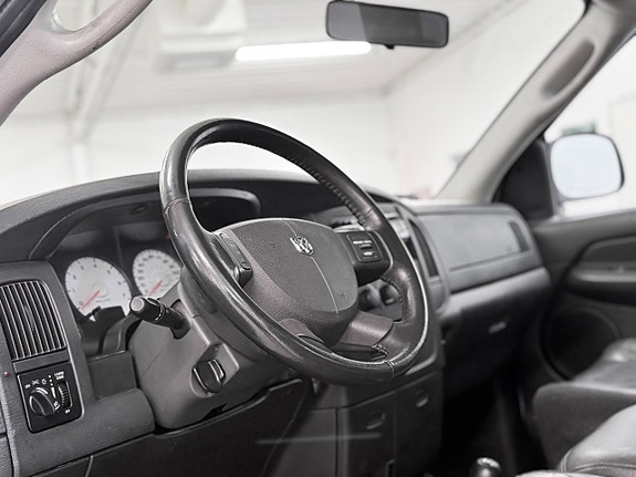 Dodge RAM 1500 16 of 30