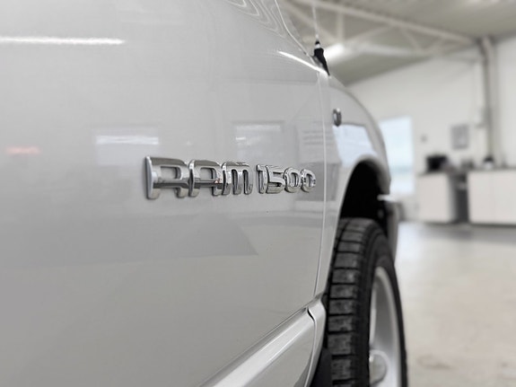 Dodge RAM 1500 28 of 30