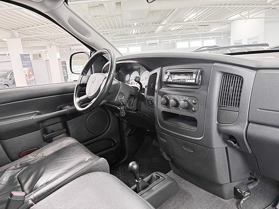 Dodge RAM 1500 24 of 30