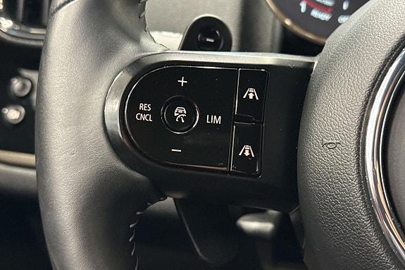 MINI Countryman Cooper 11 of 26
