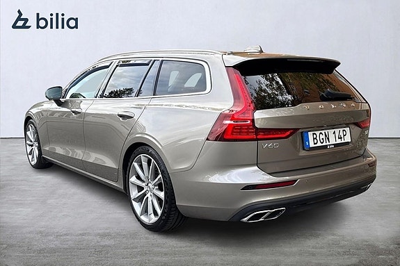 Volvo V60 2 of 20