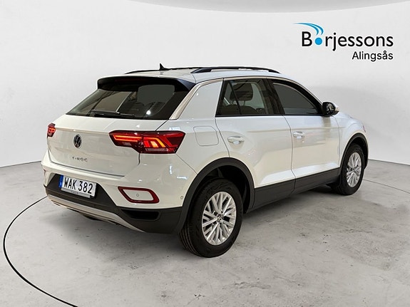 Volkswagen T-Roc 3 of 16