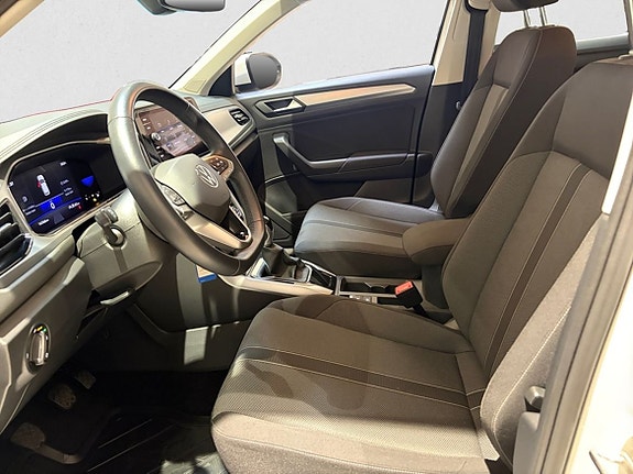 Volkswagen T-Roc 8 of 16