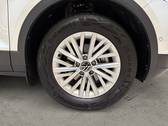 Volkswagen T-Roc 6 of 16