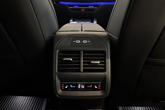 Volkswagen Passat 20 of 25
