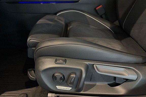 Volkswagen Passat 10 of 25