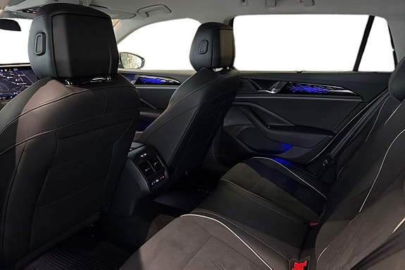 Volkswagen Passat 21 of 25