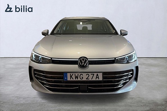 Volkswagen Passat 2 of 25
