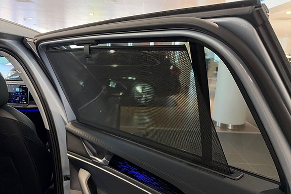 Volkswagen Passat 22 of 25