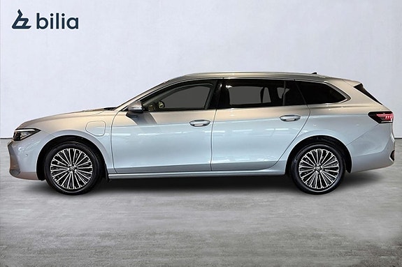 Volkswagen Passat 5 of 25