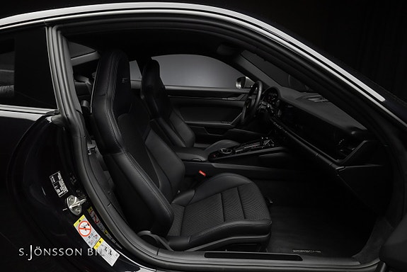 Porsche 911 Carrera T 12 of 18
