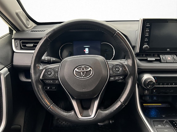 Toyota RAV4 16 of 30