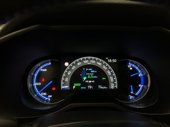Toyota RAV4 18 of 30